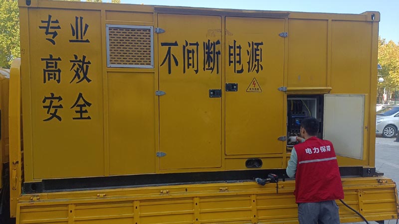 增城柴油发电机组和UPS电源配合使用时，如何避免切换过程中的电力中断？
